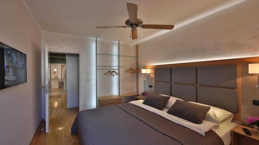 Apartment Dorcol Tzar master bedroom