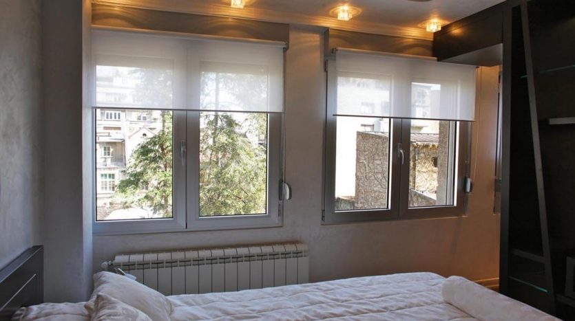 Apartment Lux Simina bedroom windows
