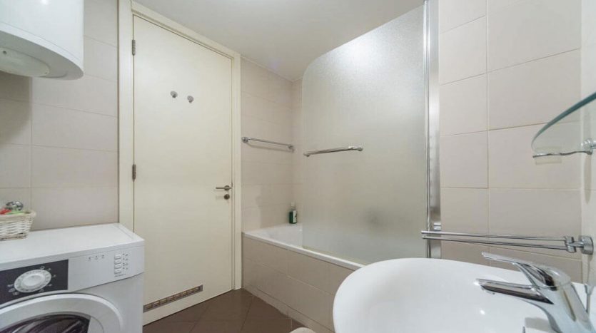 Apartment Violet bathroom