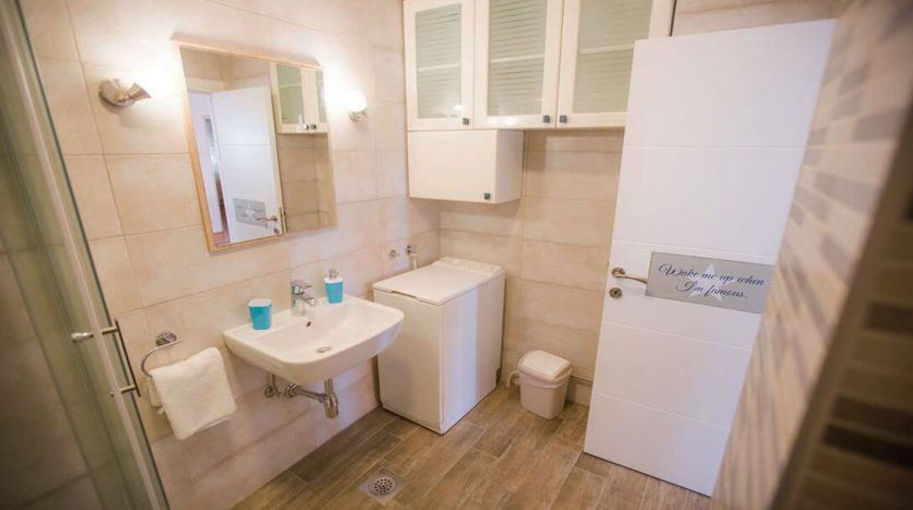 Apartment Vuk Belgrade bathroom washing machine