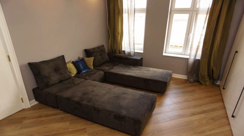 Belgrade Vacation Rental Republic Square - Twin beds sofa