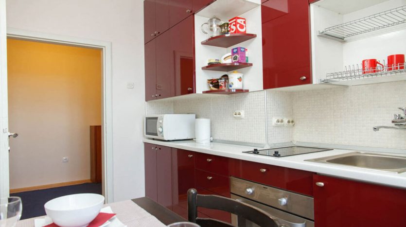One bedroom apartment City Wave kitchen