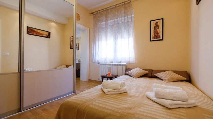 Rent Belgrade Apartment Jolie double sofa bed