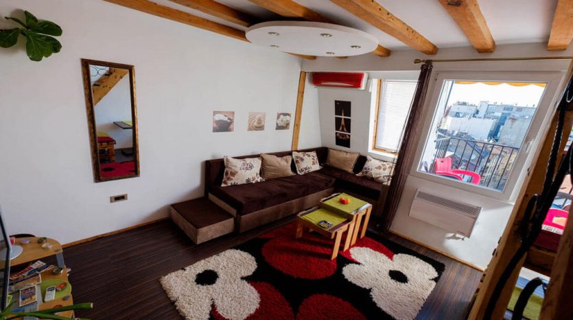 Short term rental Danube view sofa bed