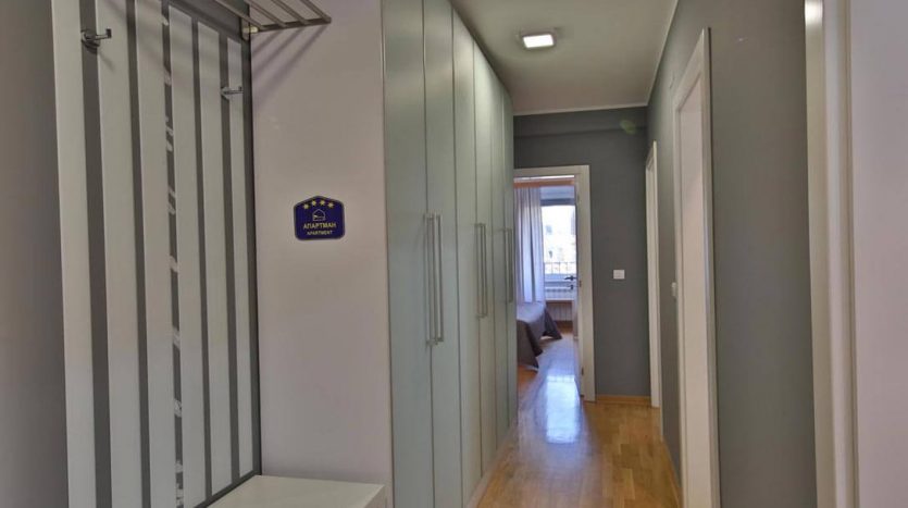 Two Bedroom Apartment Dorcol Tzar hallway