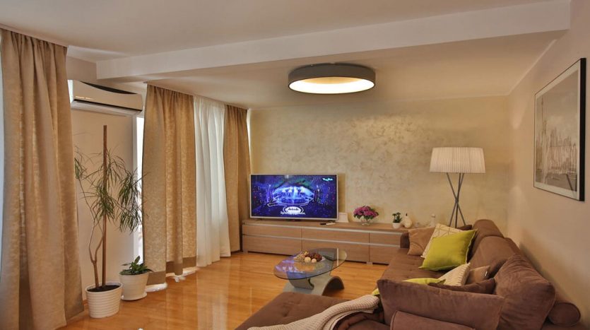 Two Bedroom Apartment Dorcol Tzar lounge tv
