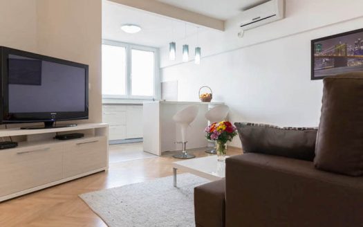Apartment City View tv in living room Basco