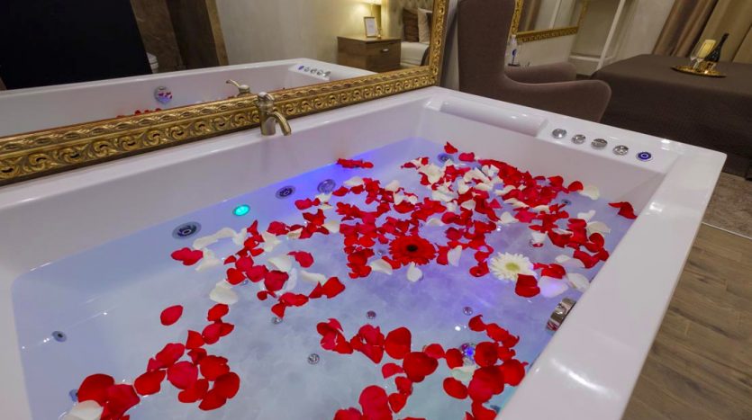 Studio Senza romantic bath