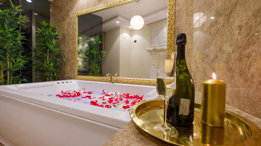 Vacation rental Gold Intimo romantic bath